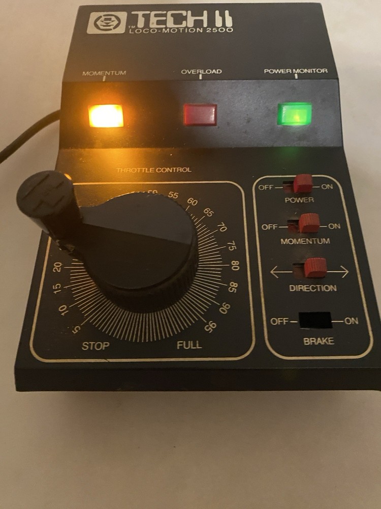 MRC Tech II Loco-Motion 2500 Model Train Controller Transformer w/ Box Powers On