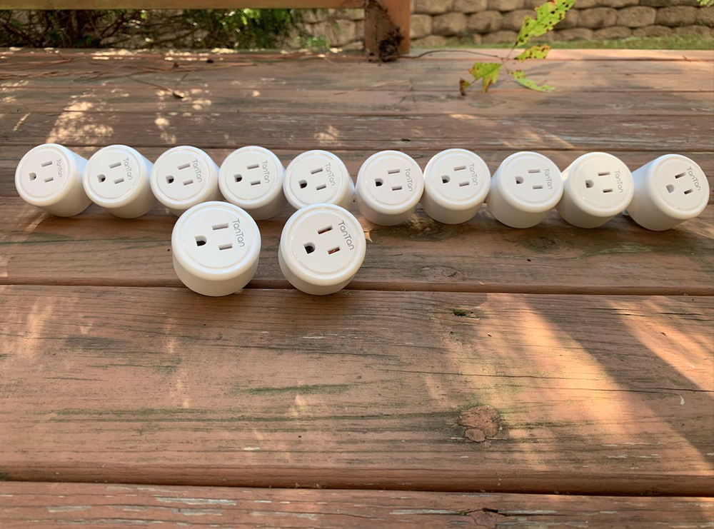 10 used smart plug plus two free (scratch,marks,crack)