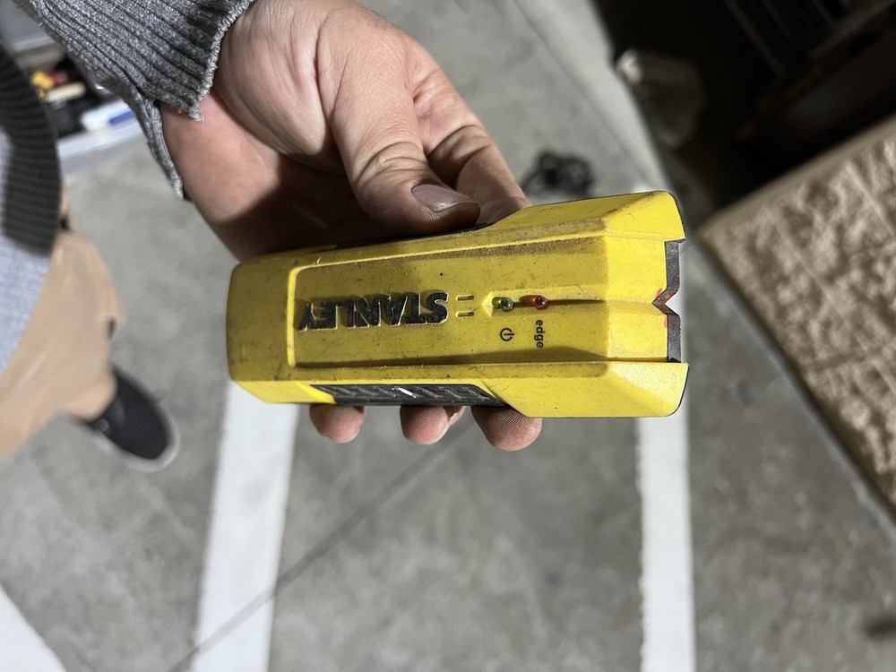 Stanley Stud Finder 77-050 Advanced Stud Sensor