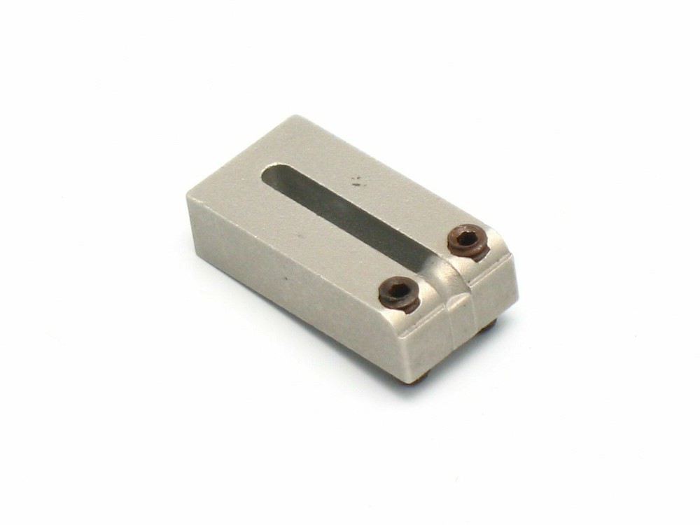 e018 Flat Slotted Tremolo Saddle with Offset Shaft.