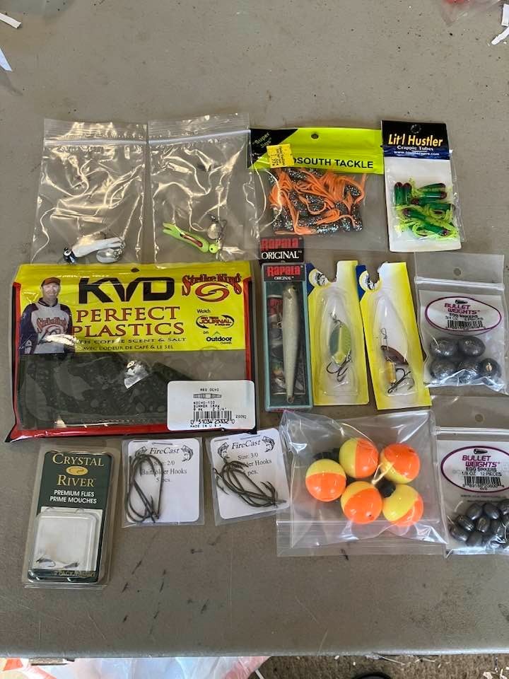 Variety  Tackle Box crankbaits sinkers inline spinners jigs rapala lure