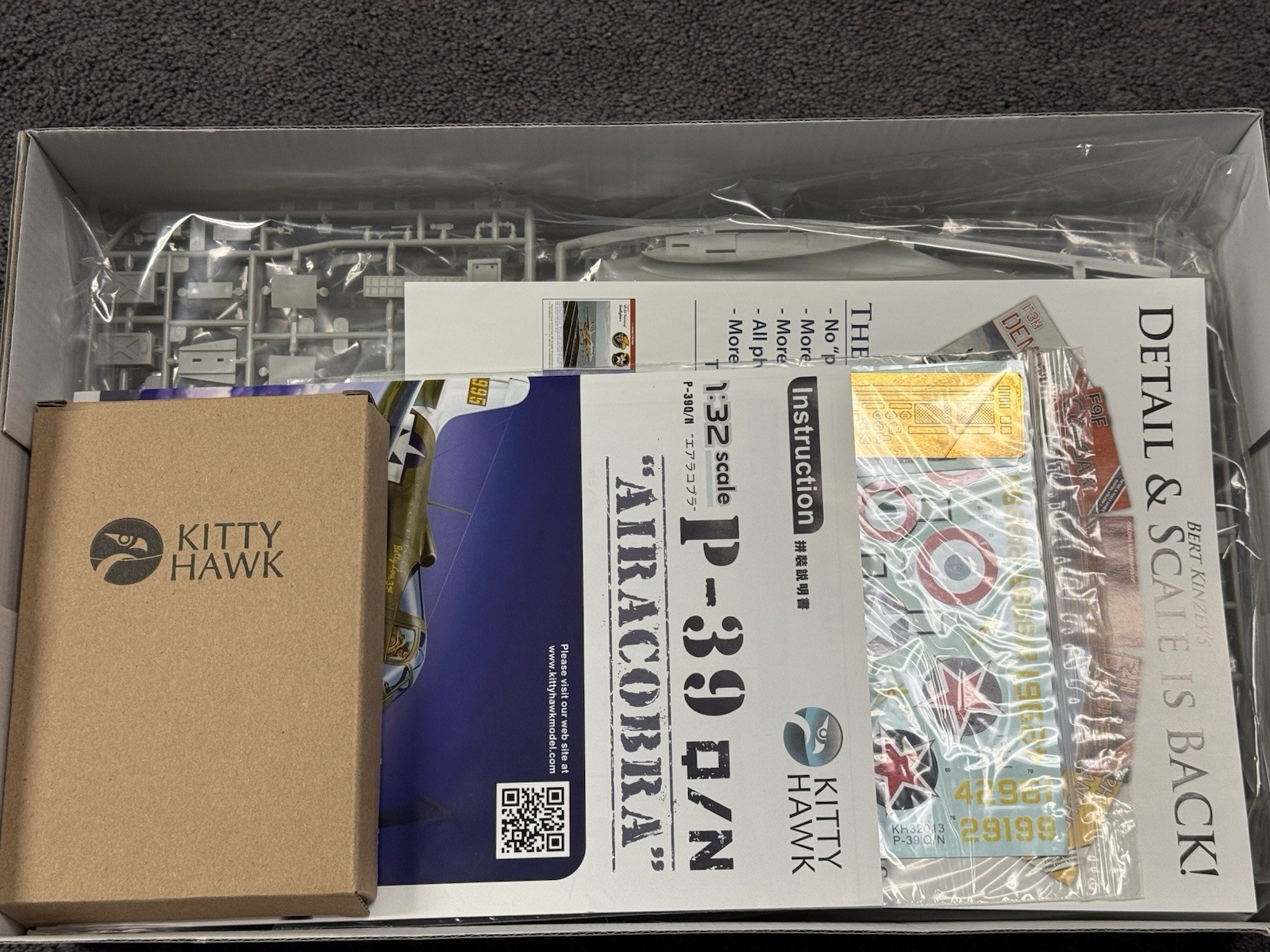 Kitty Hawk 32013 1/32 P-39Q/N Airacobra 1943 Model New Open Box Sealed Parts