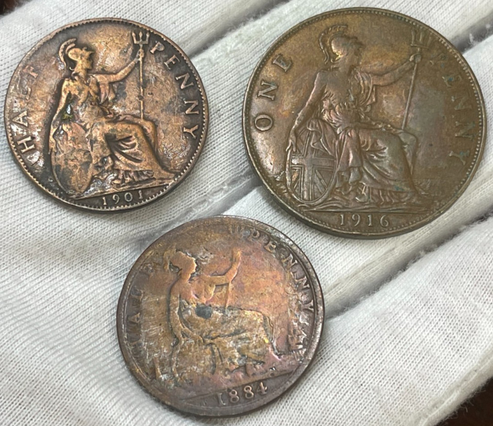 Early Assorted Great britain 3 Coins lot