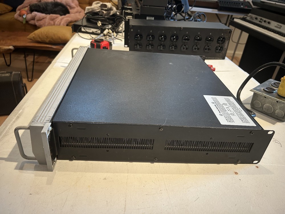 Crown Macro-Tech 1200 2-Channel Power Amplifier