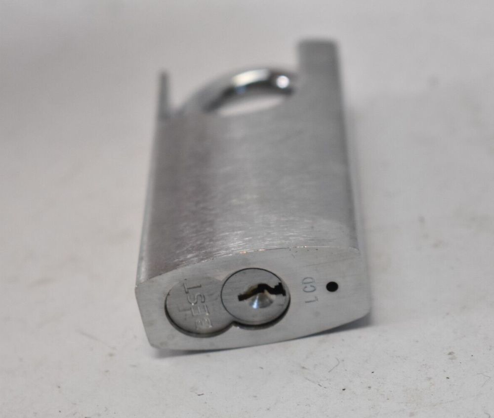 Master Lock 7046WO Pro Series Padlock Rekeyable Interchangeable Core NO KEY