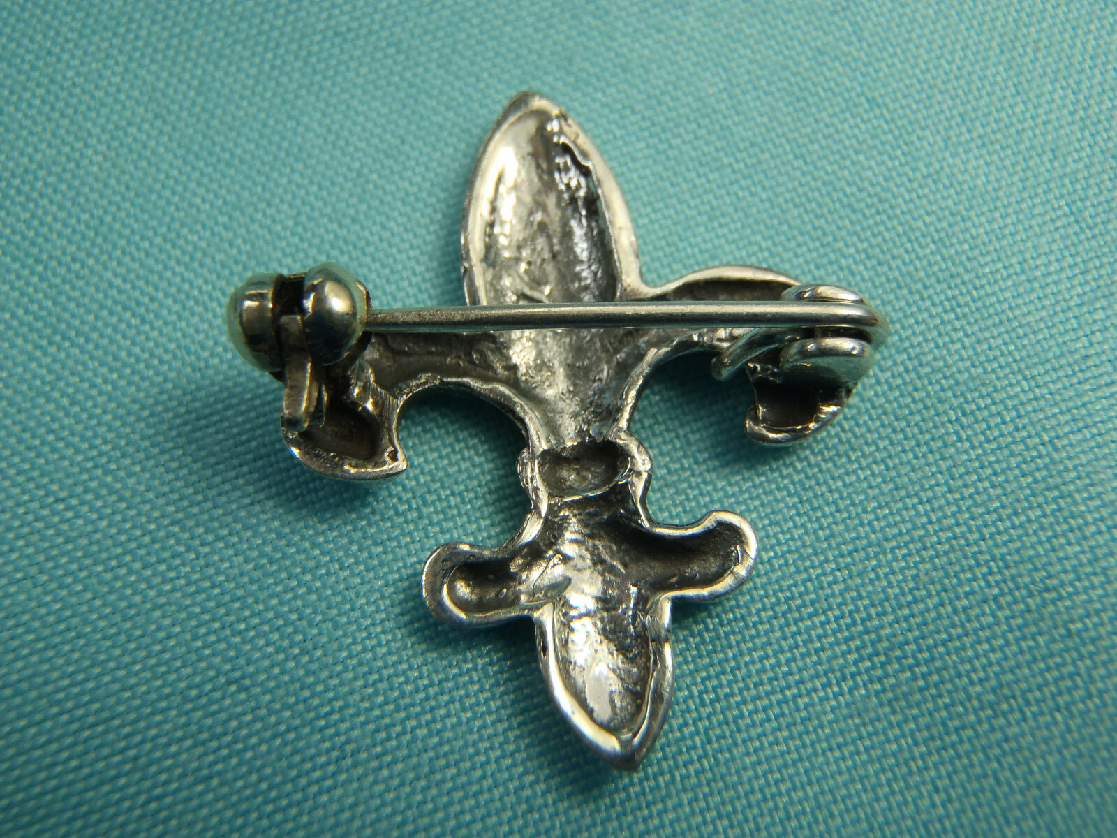 Estate Sterling Silver Fleur De Lis Brooch Pin Pendant 23mm x 19mm 2.0 Grams
