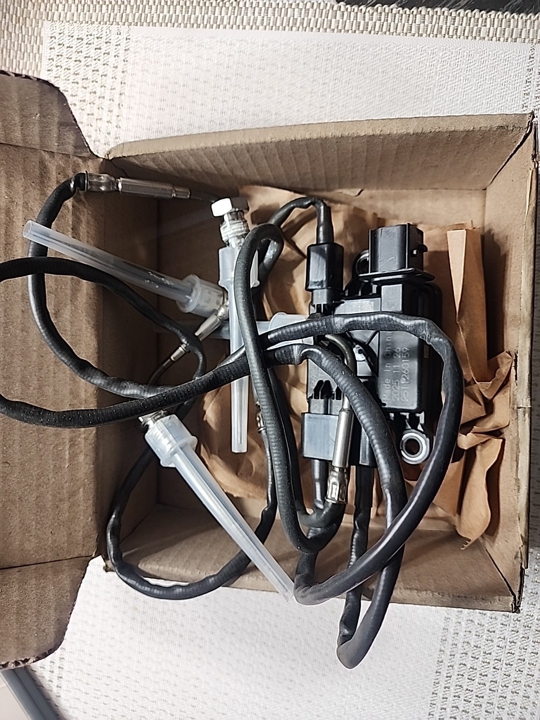 CUMMINS SENSOR,TEMPERATURE 5698555