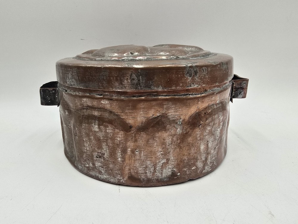 Rustic Hammered Copper Lidded Box Farmhouse 7 3/8” Primitive