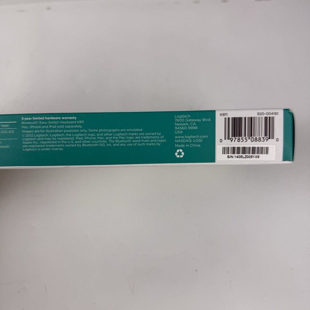 Logitech K811 Bluetooth Easy-Switch Slim Illuminated Keyboard Black/Silver