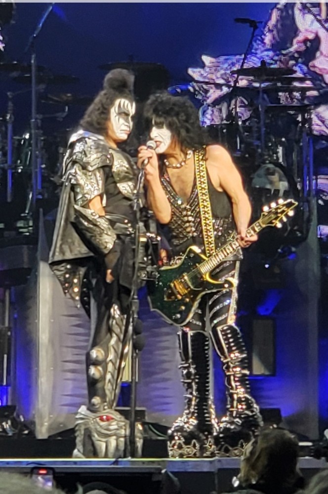 KISS' FINAL SHOW END OF THE ROAD TOUR NYC MSG EVENT T-SHIRT Size L Brand New