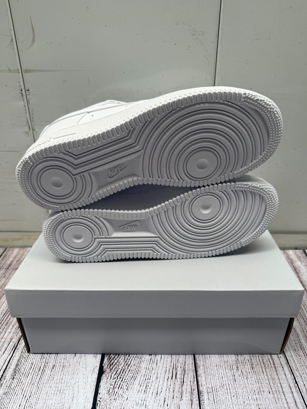 NEW Nike Air Force 1 Low Triple White ‘07 MEN AND WOMEN SIZES US 7-12