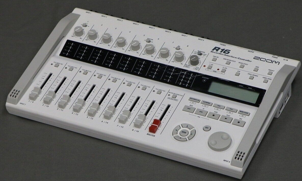 ZOOM  R16 Portable Multitrack Recorder Controller & Interface