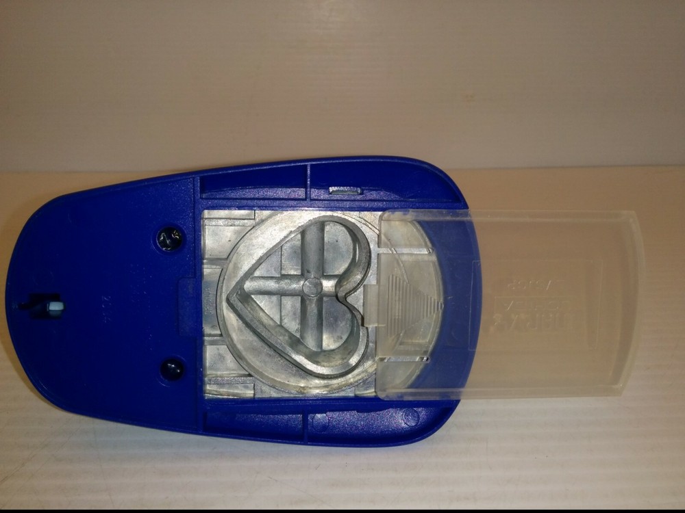 MARVY UCHIDA LARGE HEART PAPER PUNCH