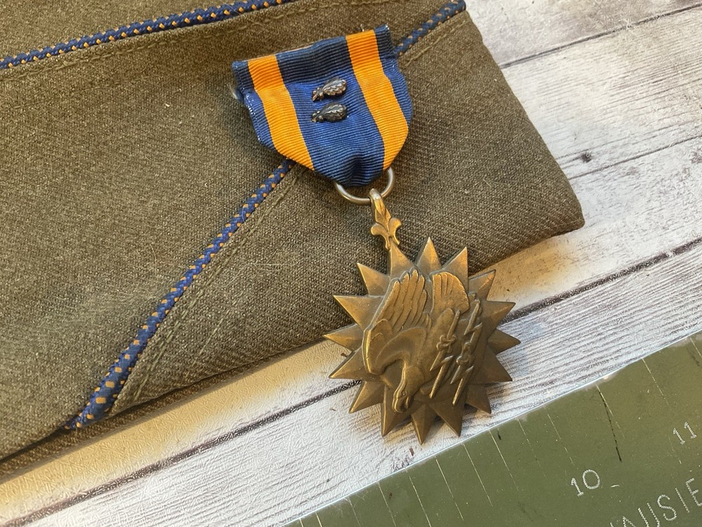 ORIGINAL WWII USAAF 8TH AIR FORCE AIRCREWMAN DOG TAGS AIR MEDAL ETC - WIA