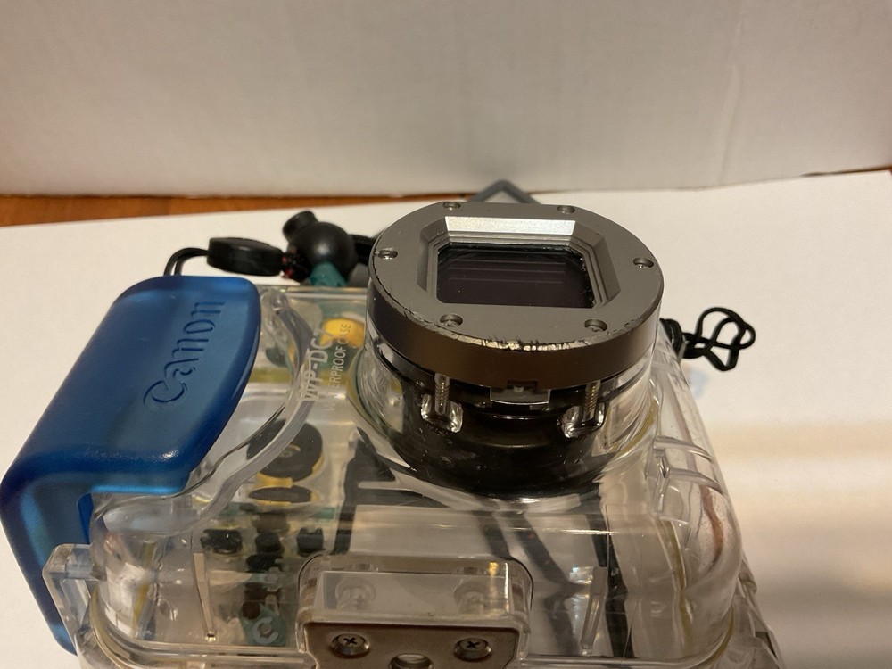 CANON WP-DC7 Waterproof Case For PowerShot SD900 Digital Camera Used