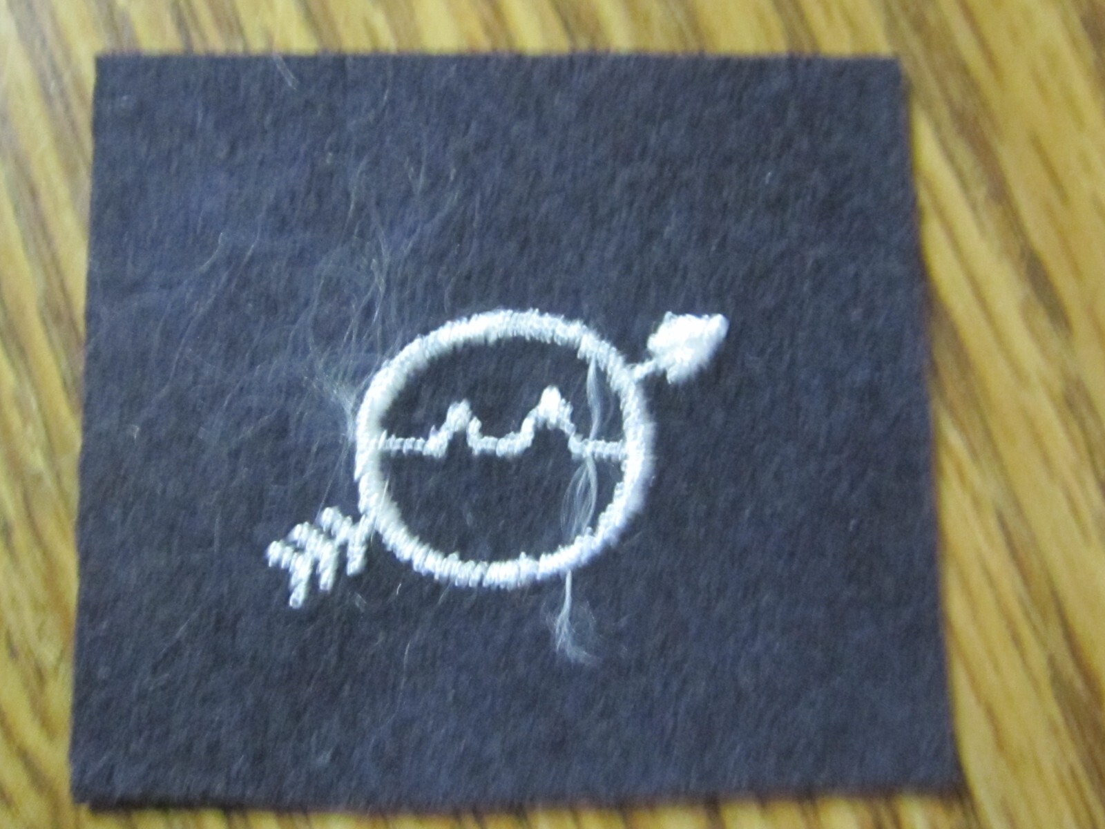 U.S. NAVY RADARMAN DISTINGUISHING MARK (DM) OR STRIKER, WWII, USN