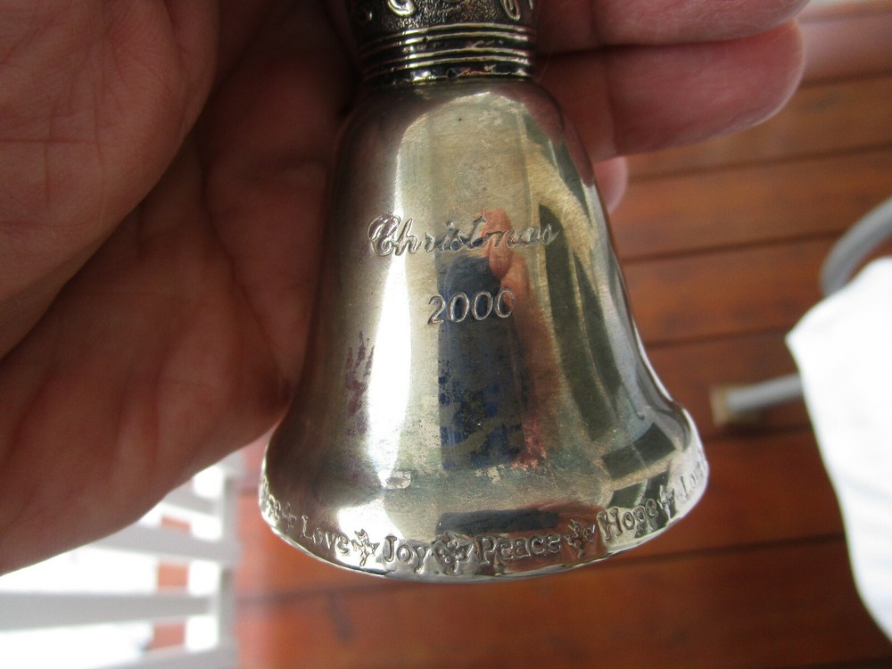 2000 Silverplated [Dove on Wreath] Christmas Bell ~NICE!!!