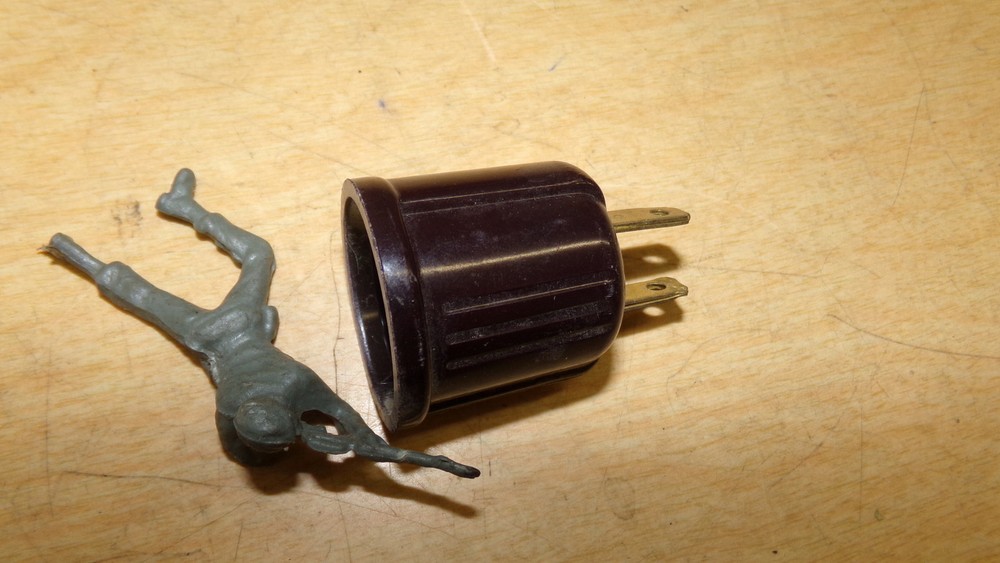 Cooper 738B, Polorized Lampholder Adapter *Free Shipping*