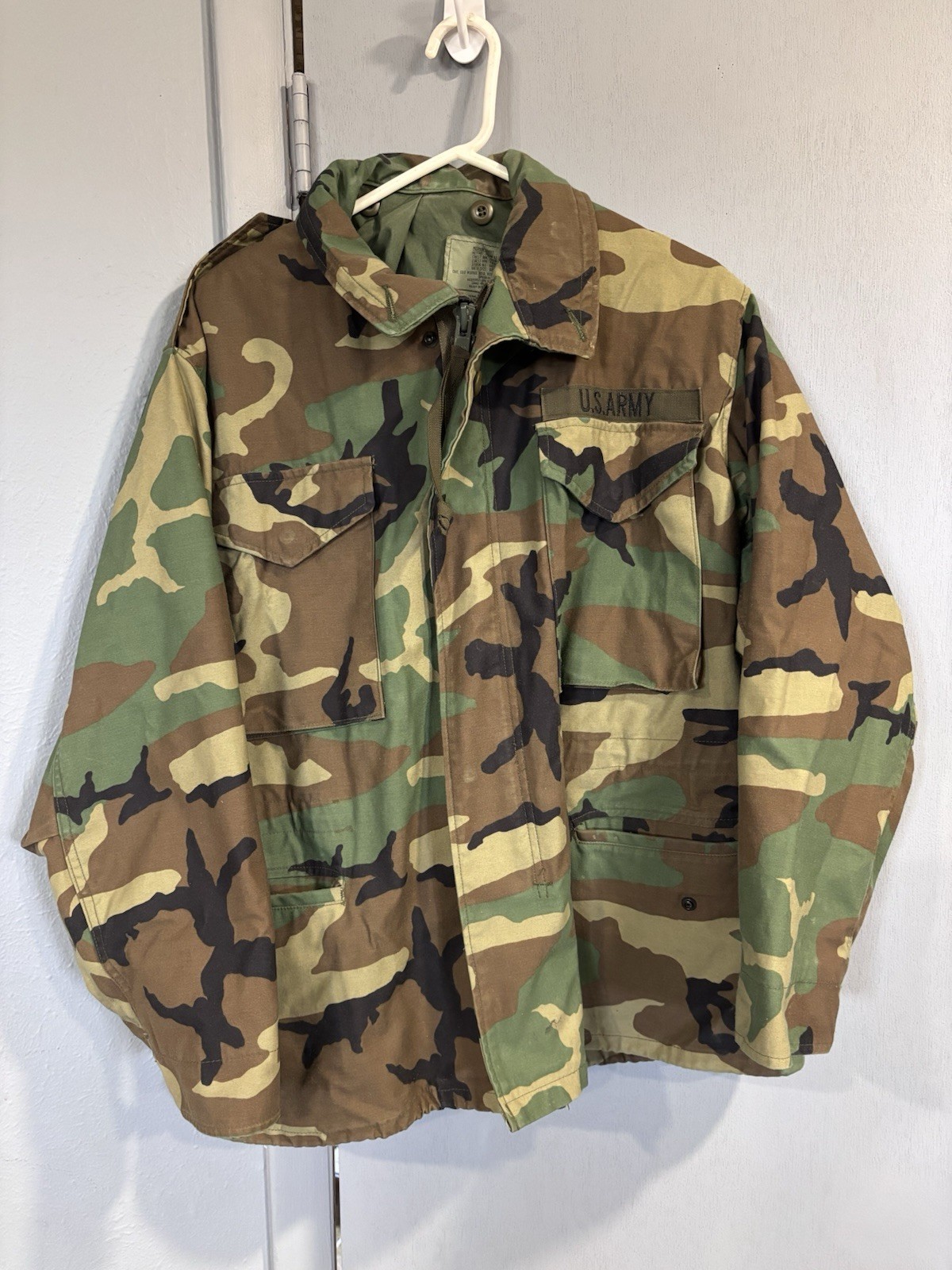 Vntg US Army M65 Field Jacket Mens Medium Short Woodland Camo Cold Weather 90's