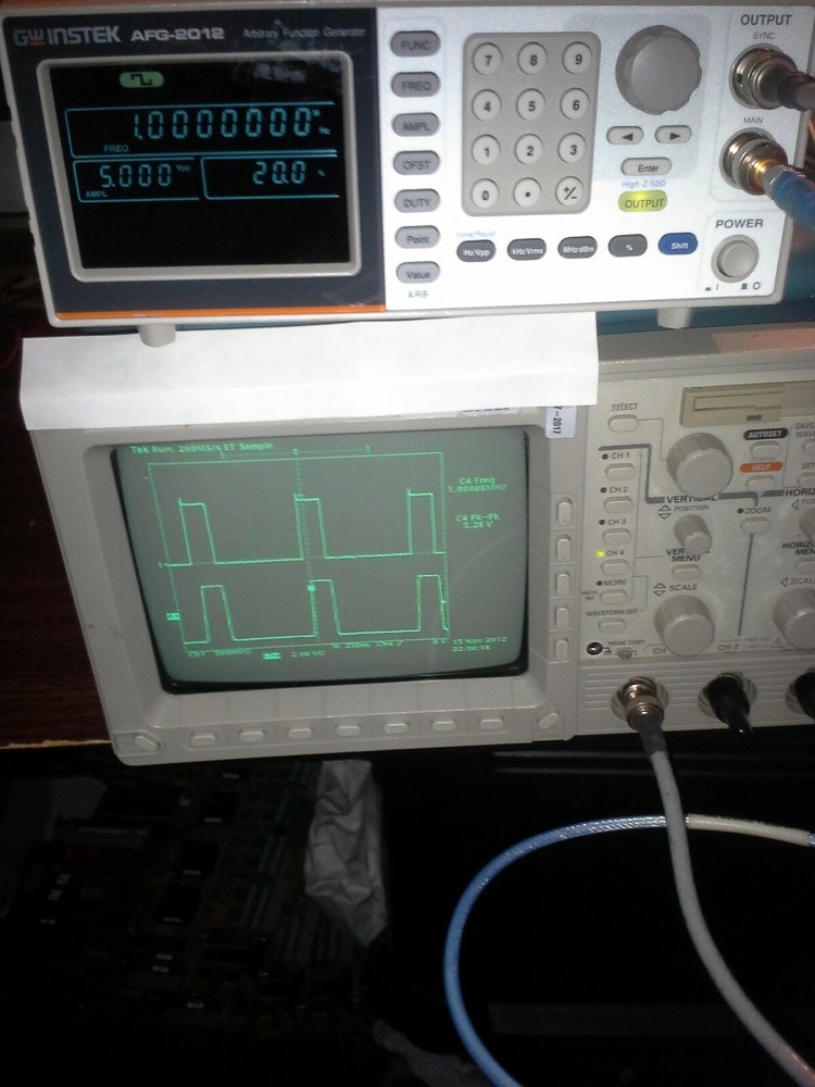 Instek AGG-2012 12 MHz Arbitrary Function Generator USB programmable 10V p-pk