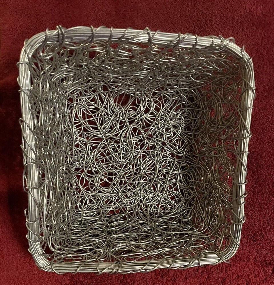 UNIQUE TWISTED METAL SILVER WIRE 8" BOHO STYLE BREAD / FRUIT BASKET
