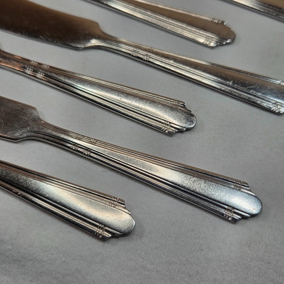 Wallace Serenade II Silverplate Set of 8 Flat Handle Butter Condiment Spreaders