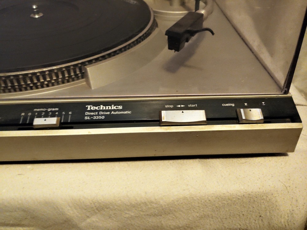 Technics SL-3350 Turntable