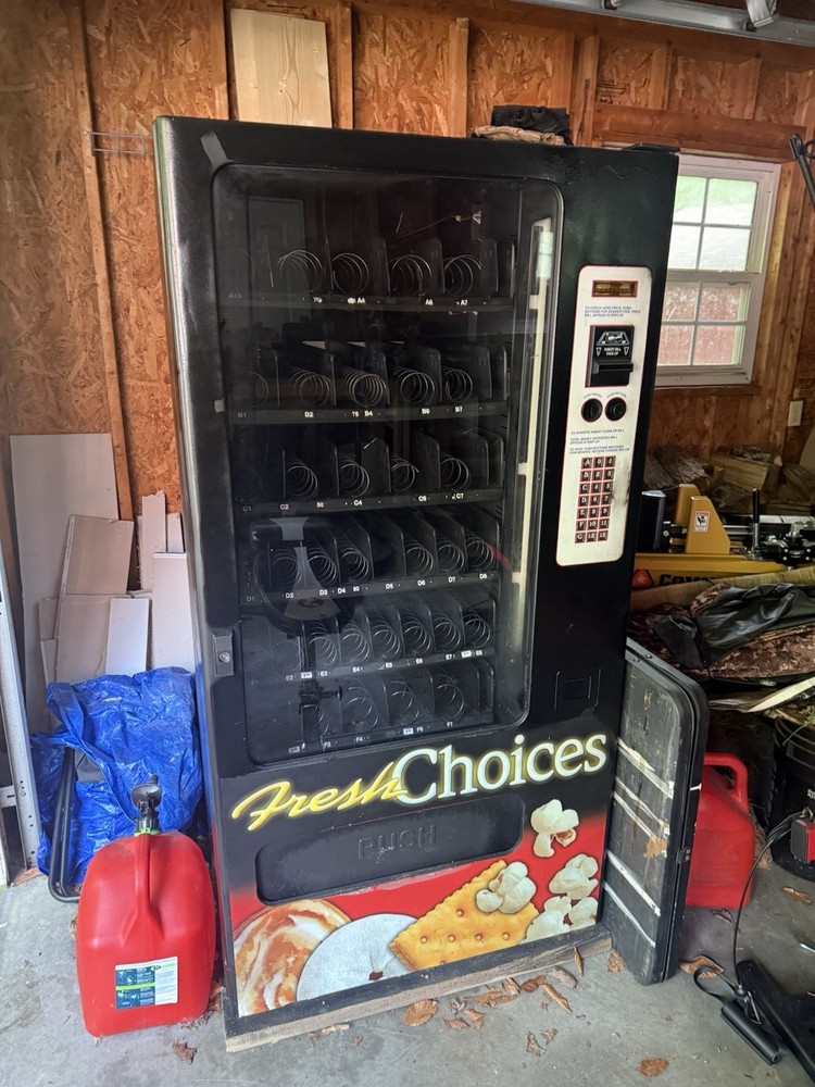 Automatic Products 7600 Snack Vending Machine