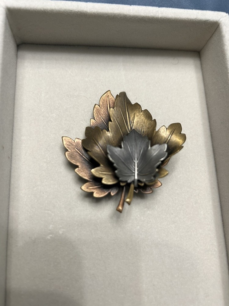 Triple Leaf Brooch Three Tone Metal People Leaf