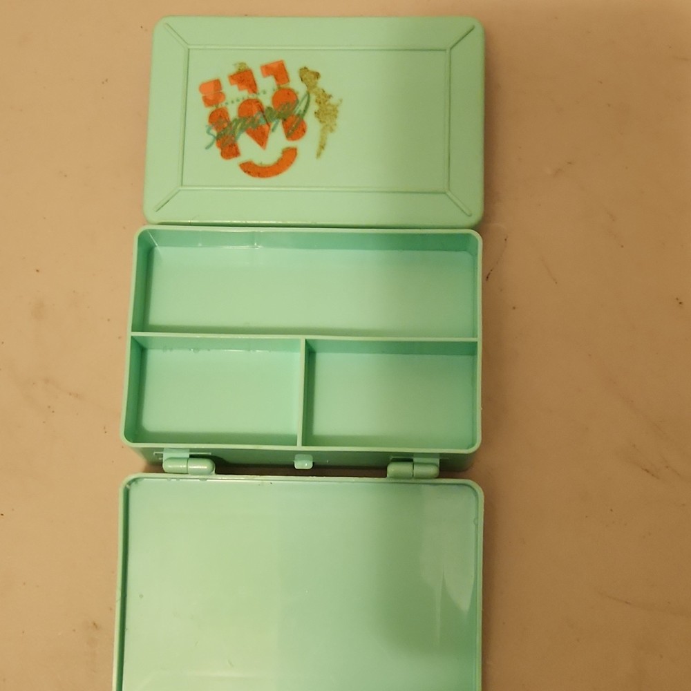 Caboodles Light Green Plastic Spool/Bobbin Storage Box