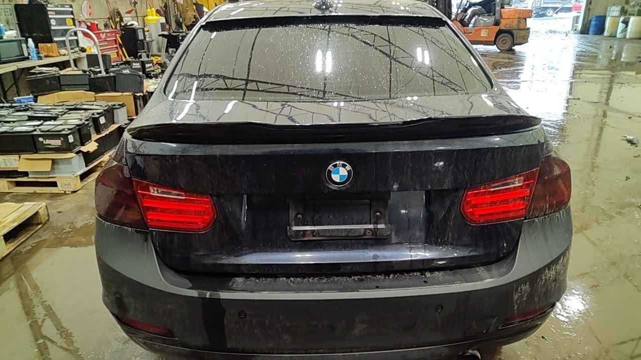 (LOCAL PICKUP ONLY) Roof Glass Fits 12-18 BMW 320i 7006501