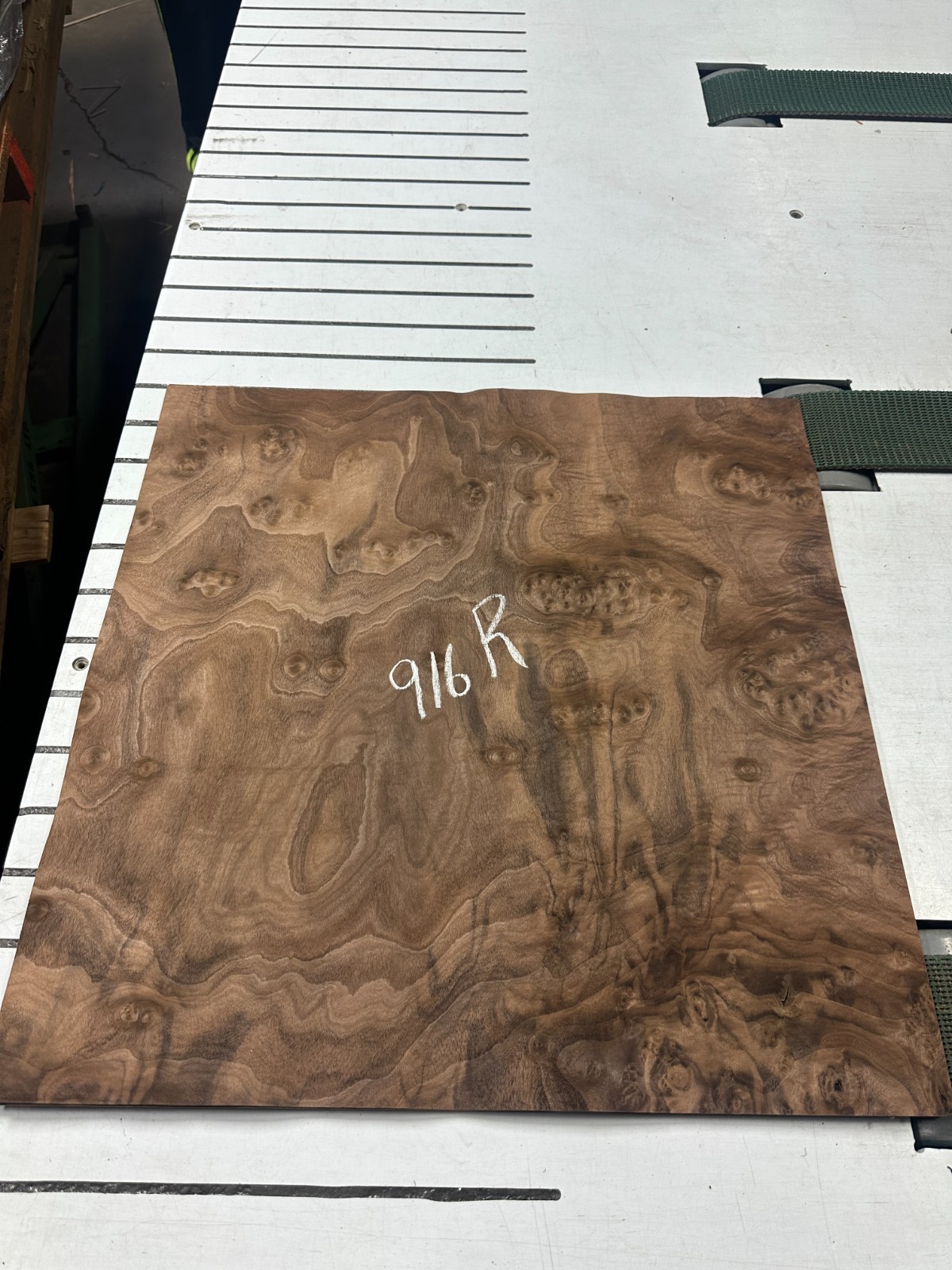 Walnut Burl Raw Wood Veneer 2 sheets 25'' x 23'' 916R