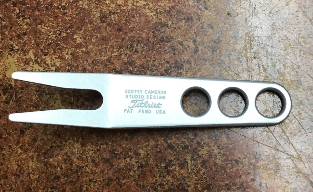 Scotty Cameron Red Dot Pivot / Divot Tool - Silver