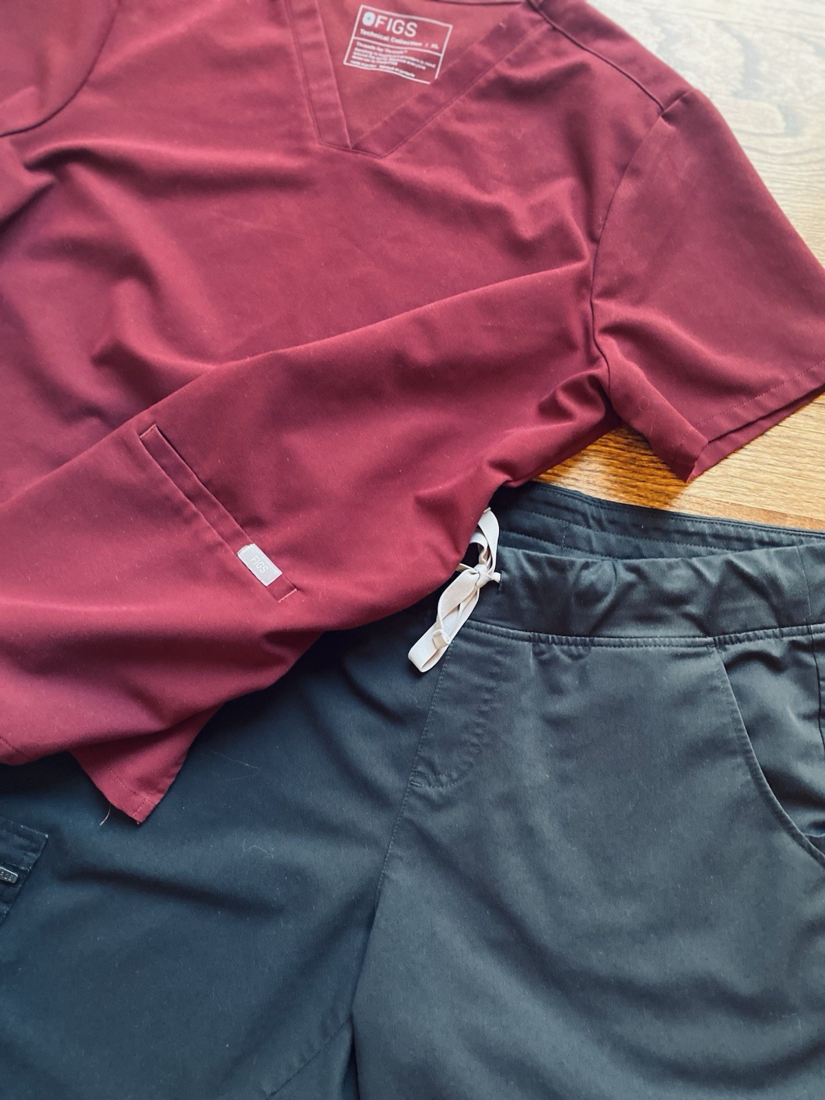 Figs Scrub Set Women XL Top XL Petite Zamora Jogger Pants Burgundy/Black