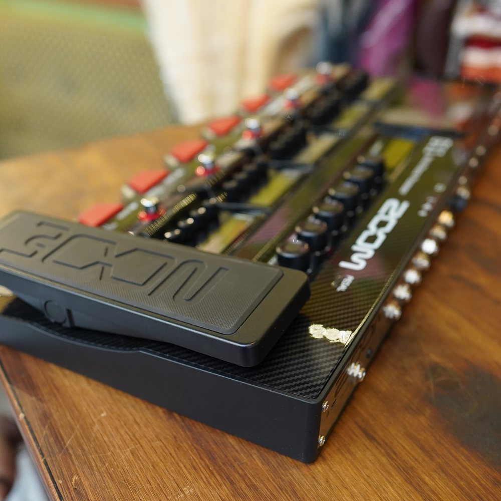 ZOOM G11 Guitar Multi Effects Processor Pedal Brand New