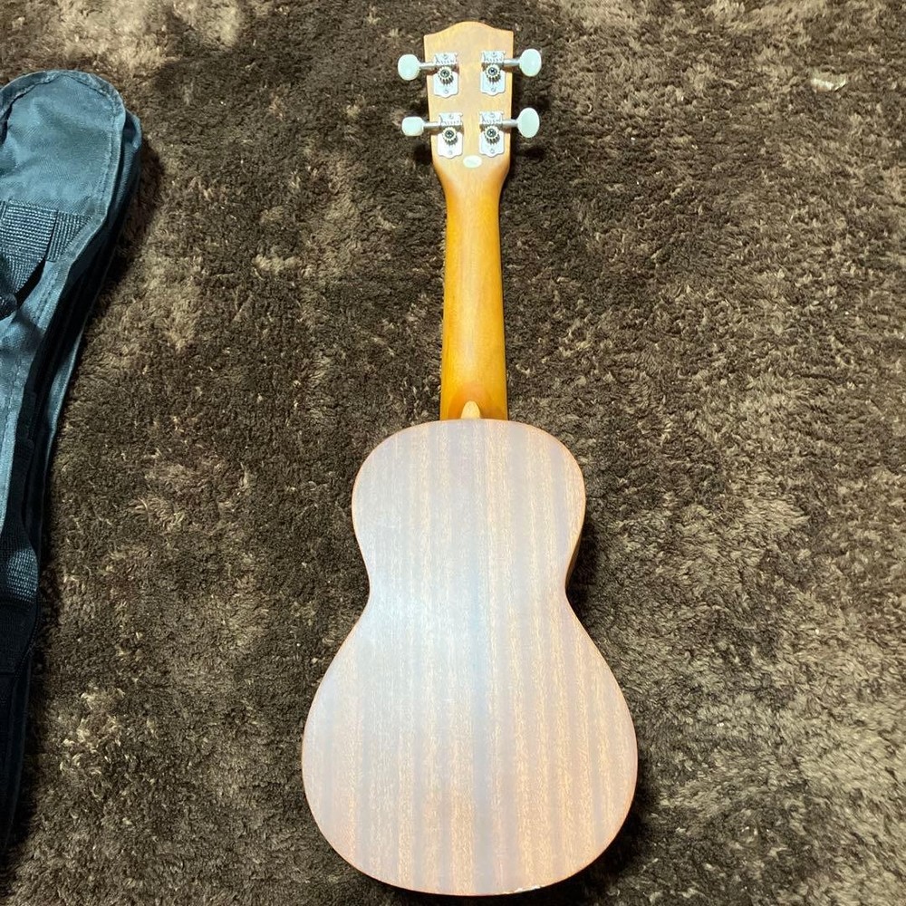Hanalei Ukulele with soft case