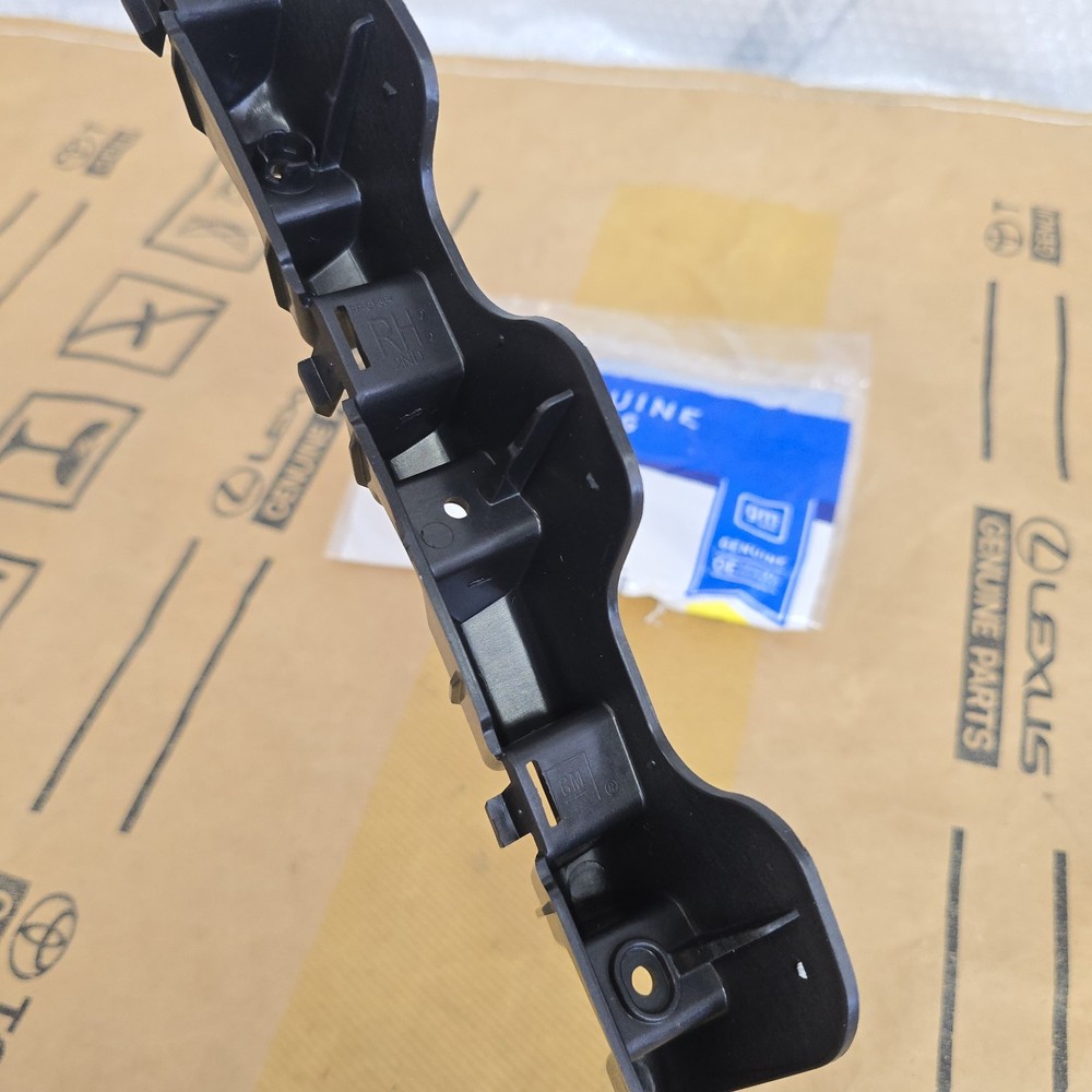 Genuine GM Lower Bracket 85543202