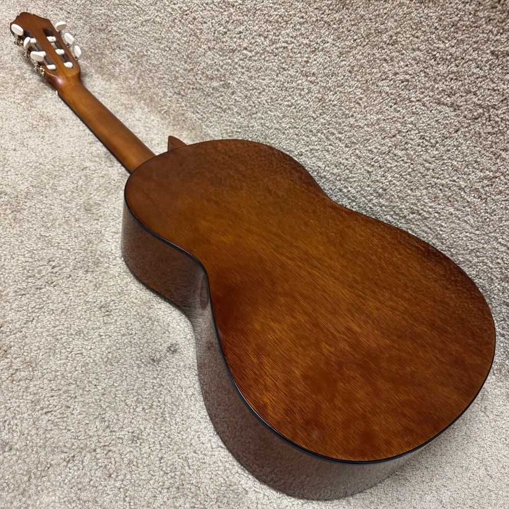 Yamaha C40 PKG Gigmaker Classical w/ Bag & Tuner