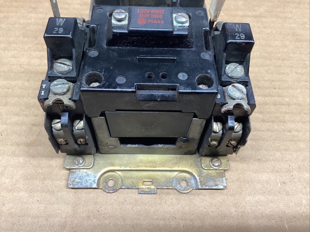 Allen-Bradley Motor Starter #820I138