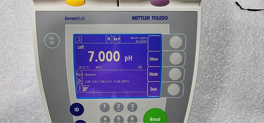 Mettler Toledo SevenMulti Dual pH/Conductivity Meter
