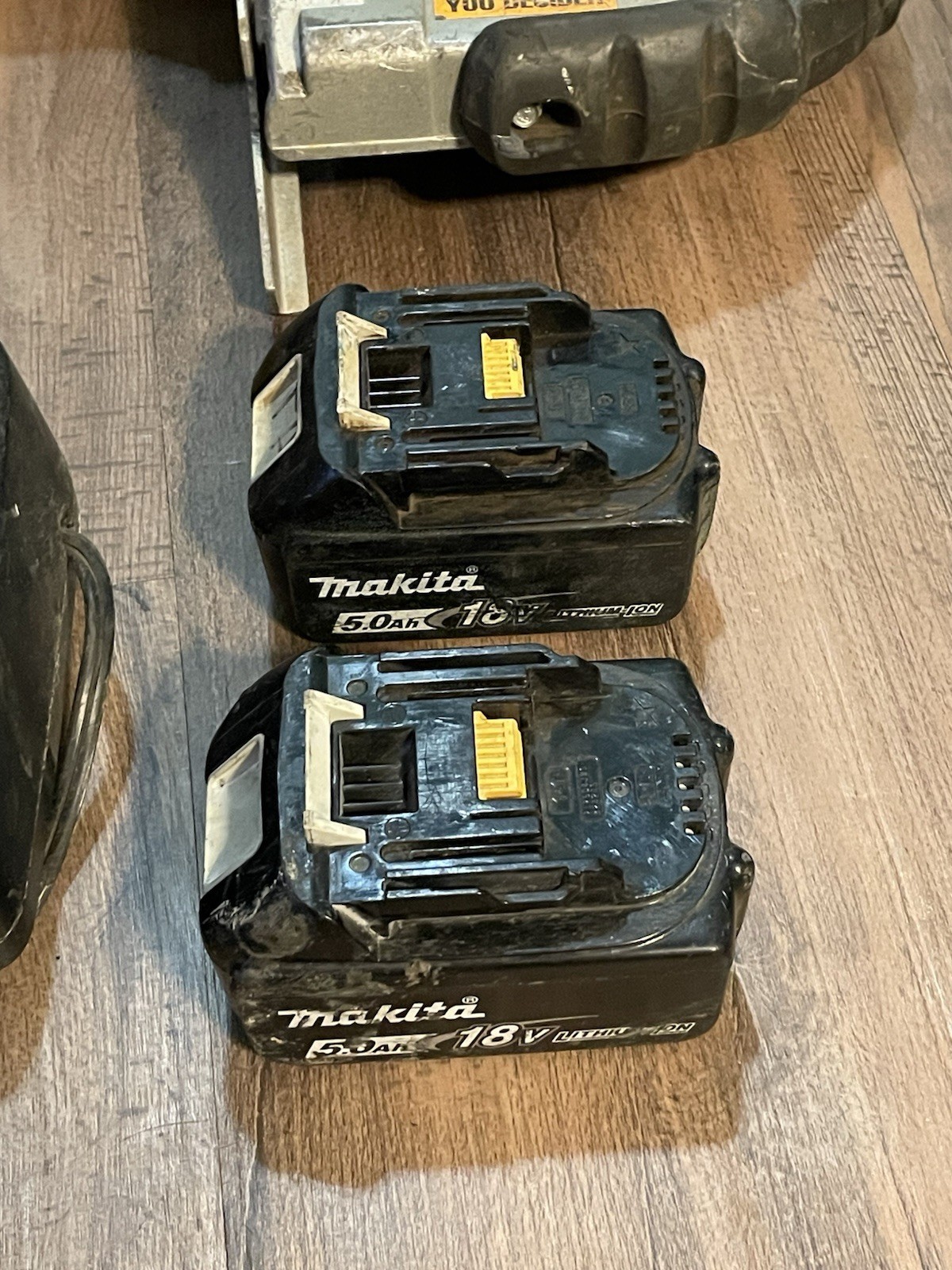 MAKITA XBP02 18V Portable Bandsaw w/ Charger, & (2) 5ah Batteries