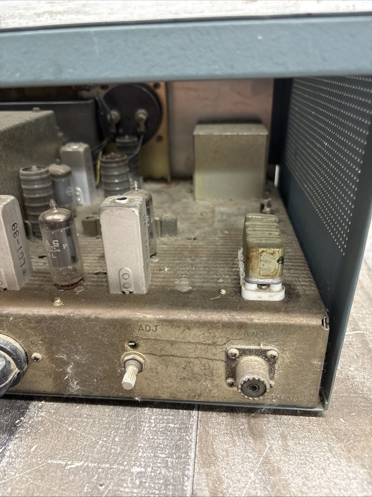 lafayette radio Ha-350 Powers On As Is