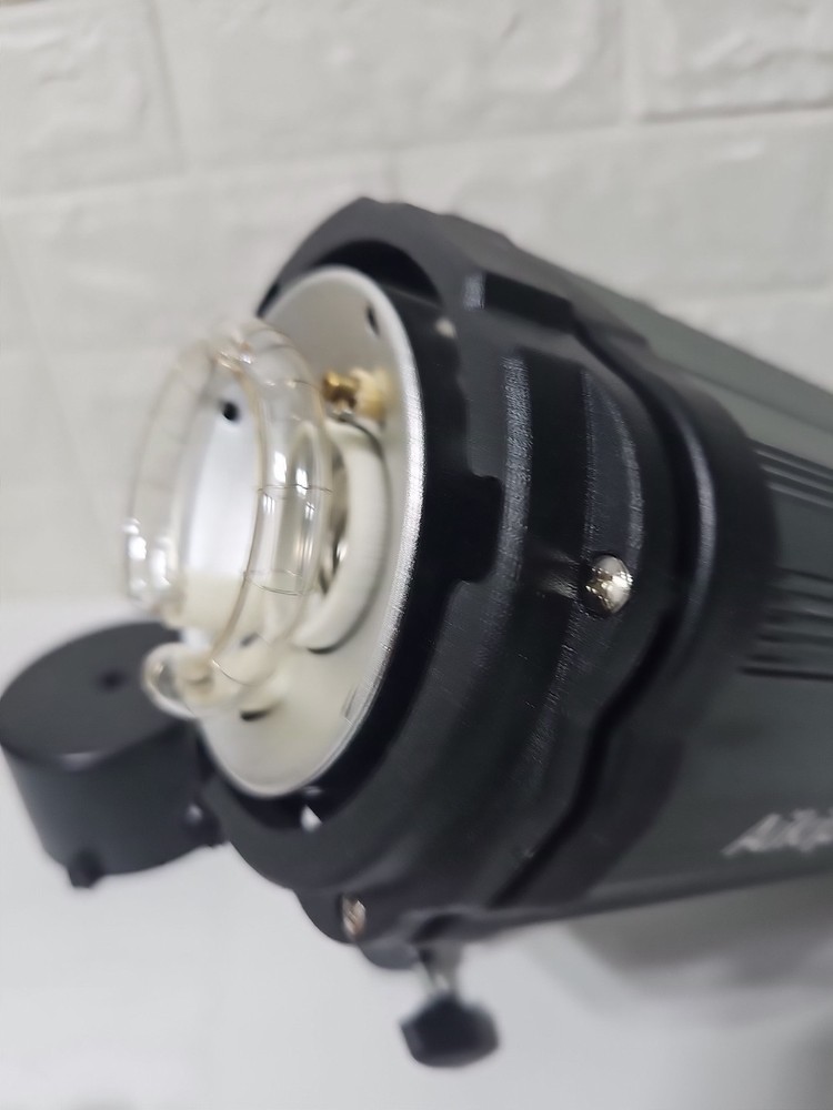 AIKIPHOTO P-200 Photo / Video Light Source PLEASE READ