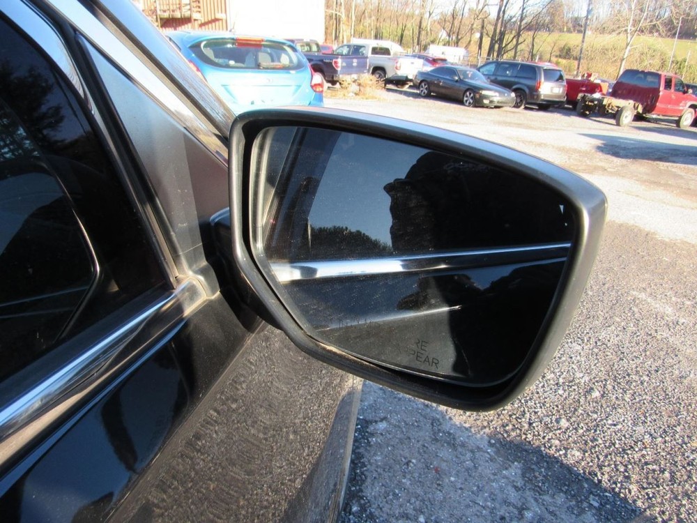 ILX 2017 Glove Box 1009360