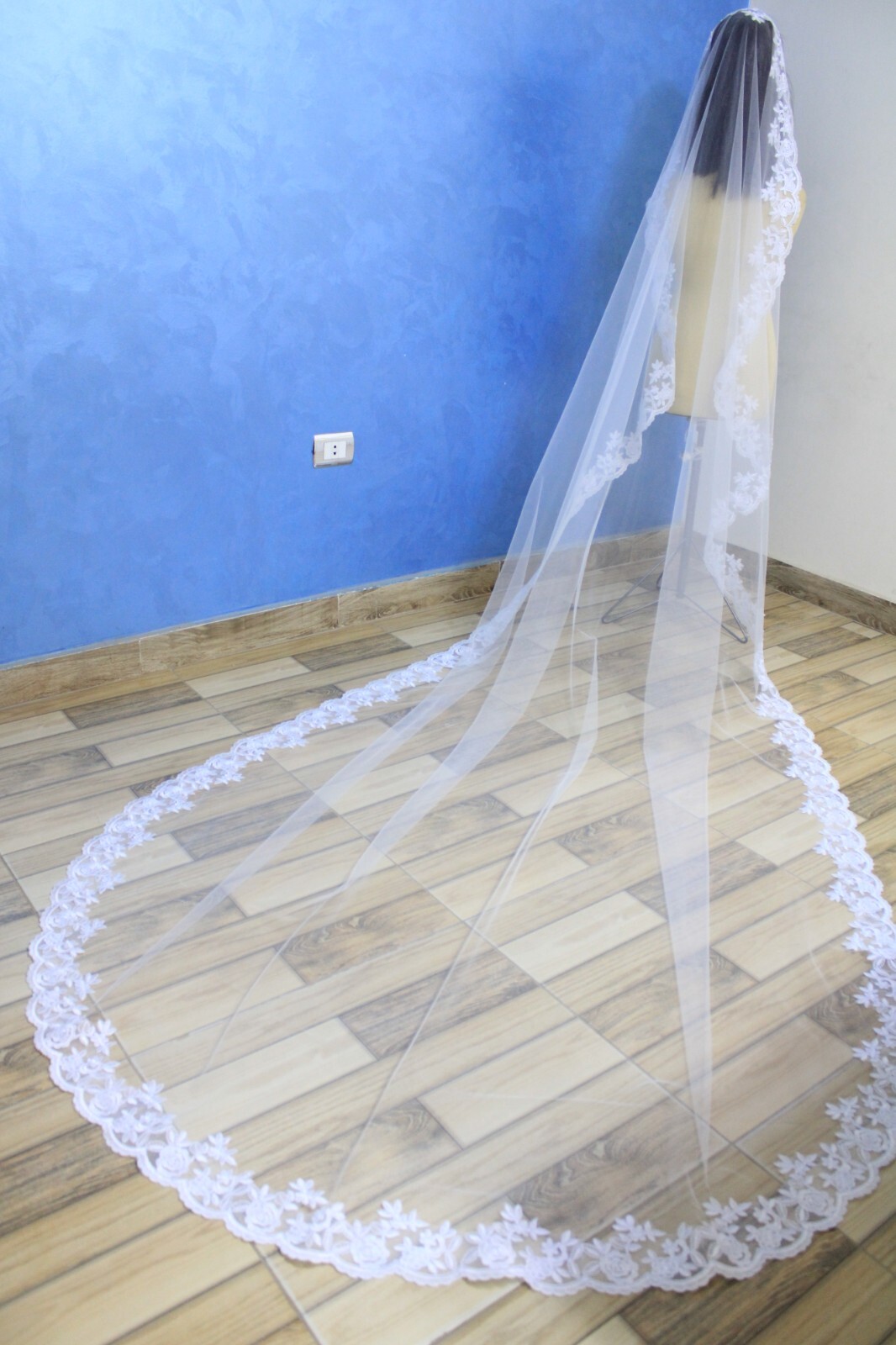 Bridal veil white Mantilla veil Lace edge veil 1 layer drop