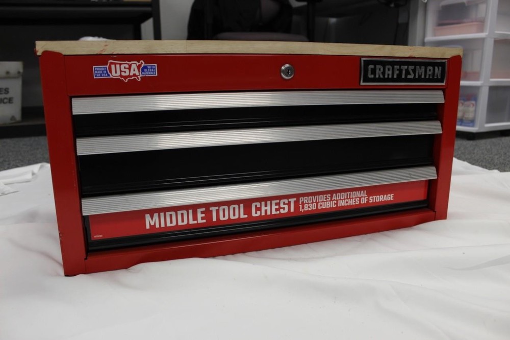 Craftsman Middle Tool Chest Locking 3 Drawer 2000 Series 26" Width (B)