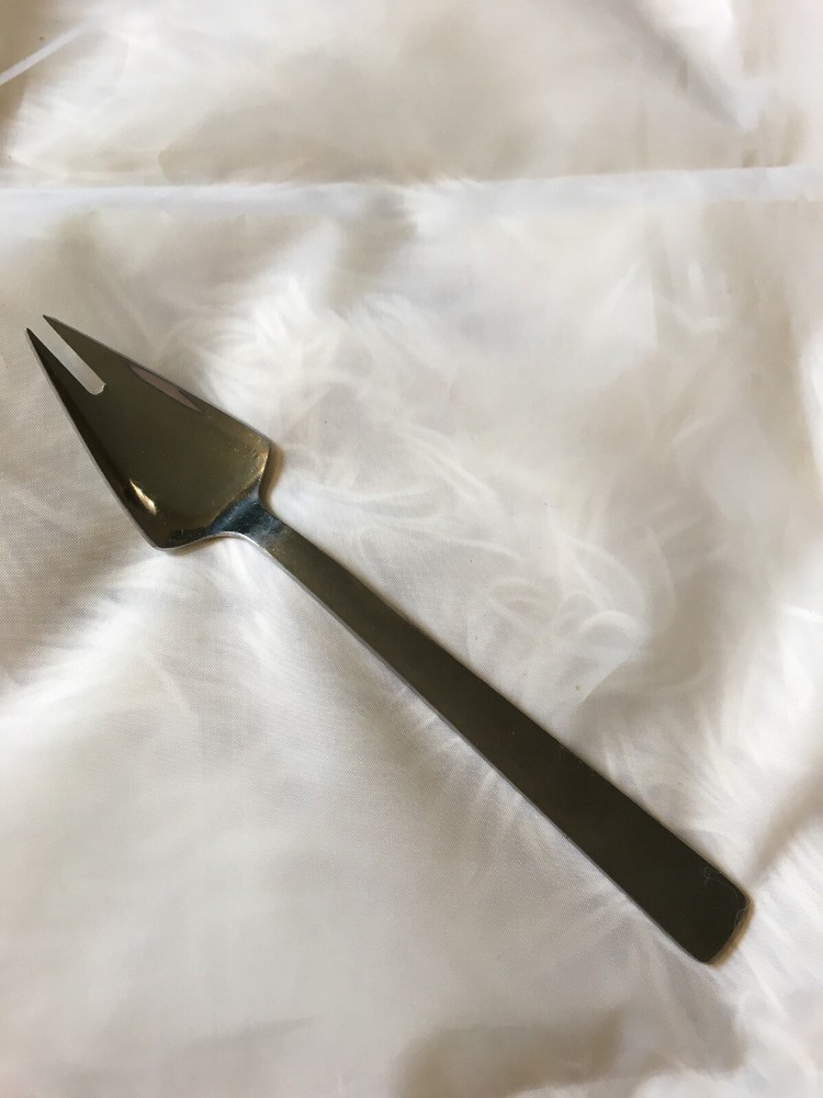 1 Medium Solid Cold Meat Fork Serving Italy Capri CAP2 Sleek MCM 9934 Stainless