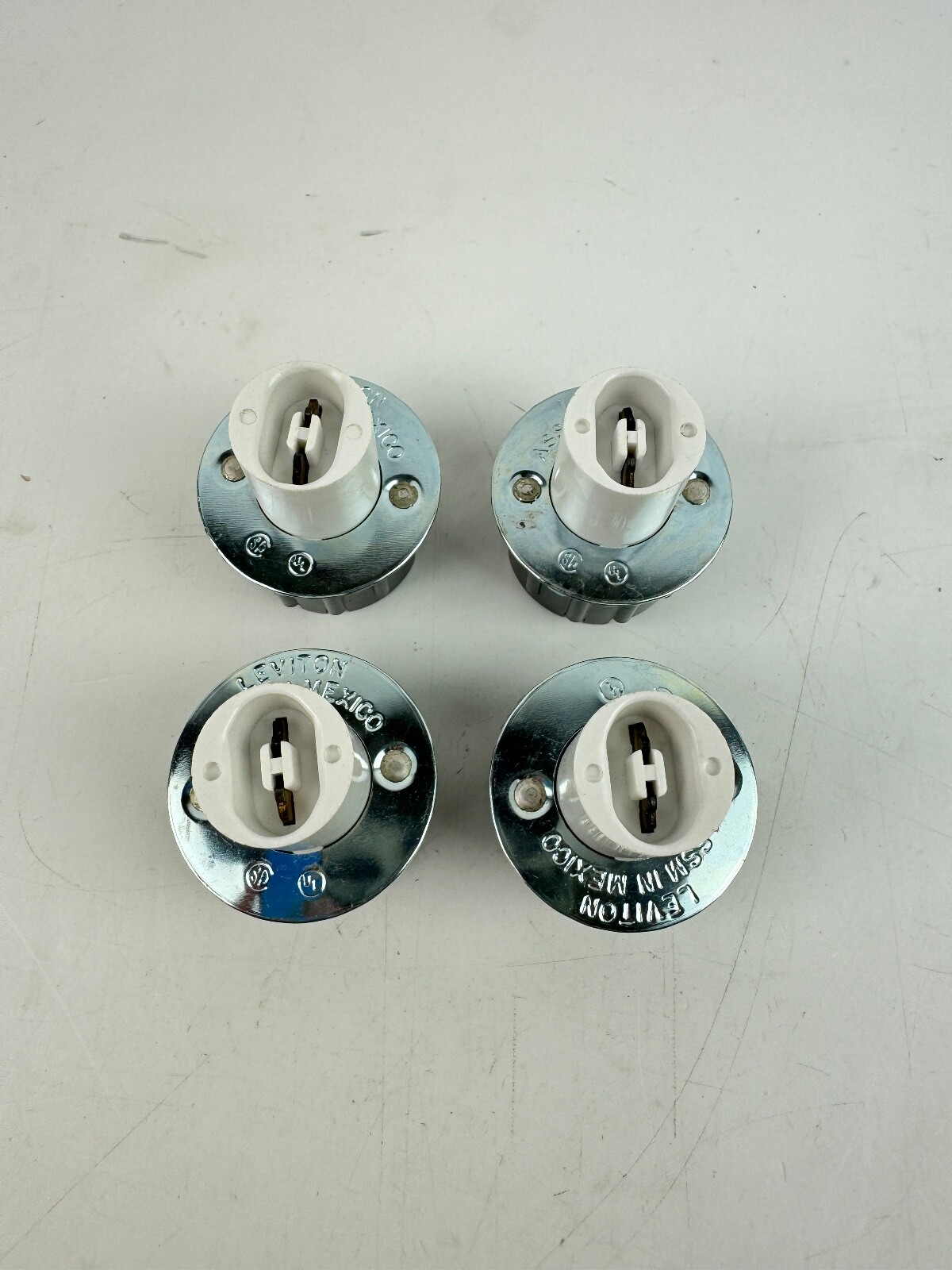 Leviton 660W-600V Lamp Holder 523 *LOT OF 4*