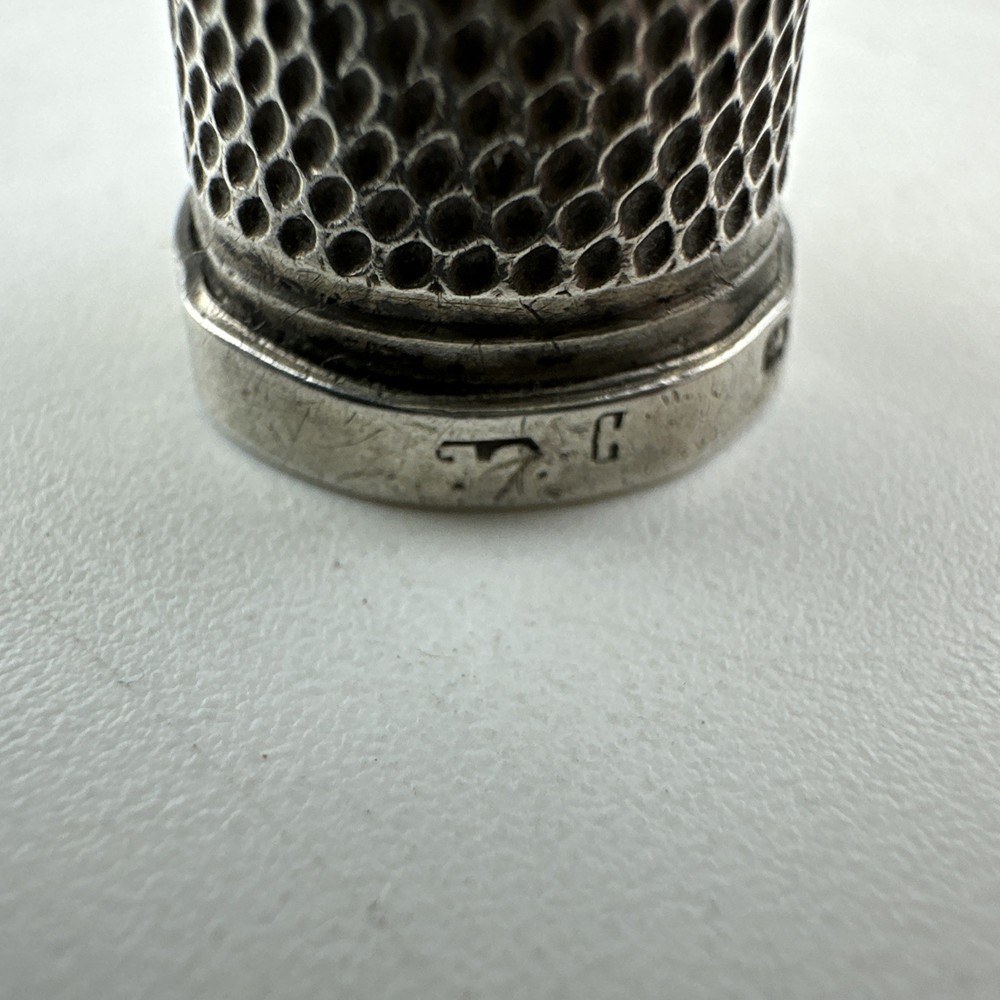 Vintage Birmingham Solid Silver 1887 Dated Thimble 2.2cm x 1.7cm 4.6g