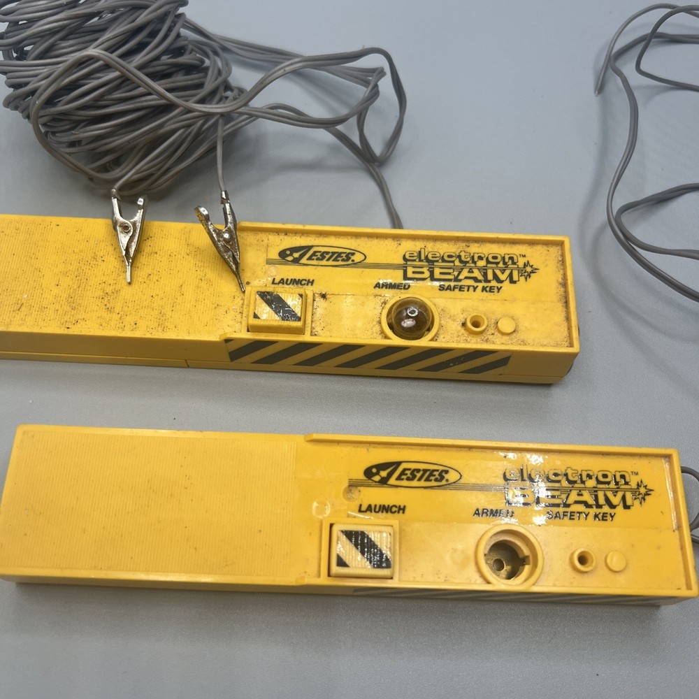 2 ESTES Electron Beam Model Rocket Launch Controllers Safety Key Slot USED